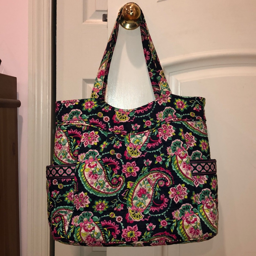 VERA BRADLEY PETAL PAISLEY GET CARRIED AWAY TOTE